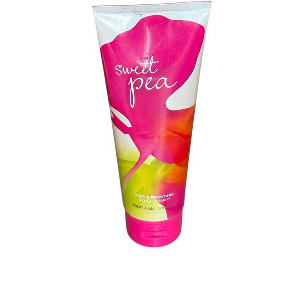 Bath & Body Works Sweet Pea Body Cream Size 8 oz - Picture 1 of 5